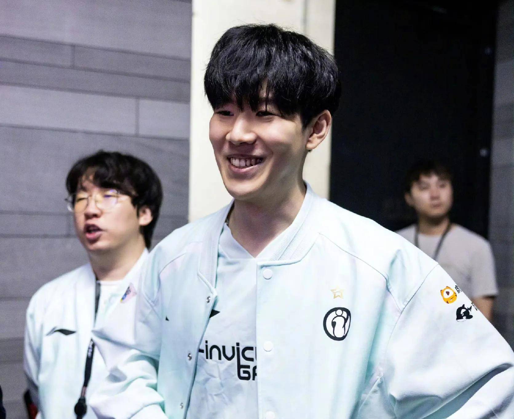 雷速-TheShy遭遇五连败，尤文图斯教练面临压力！的简单介绍