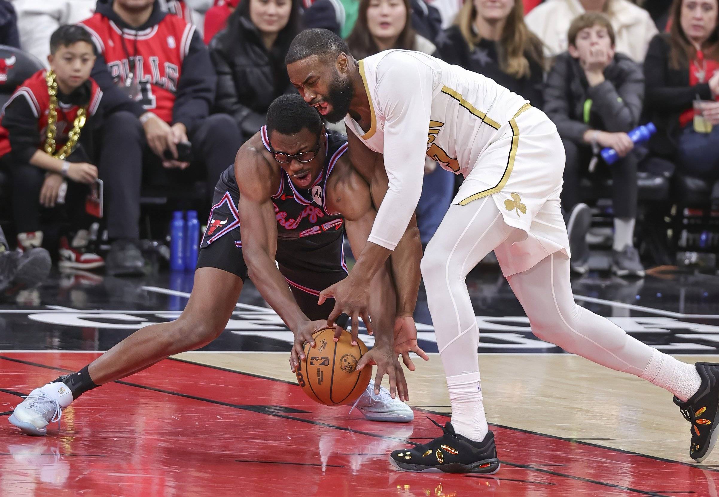 Leisu-詹姆斯关键节点高光表现，公牛带队取胜！的简单介绍